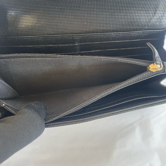 CHANEL Black Quilted large leather wallet with Gold Chain - Picture 9 of 14